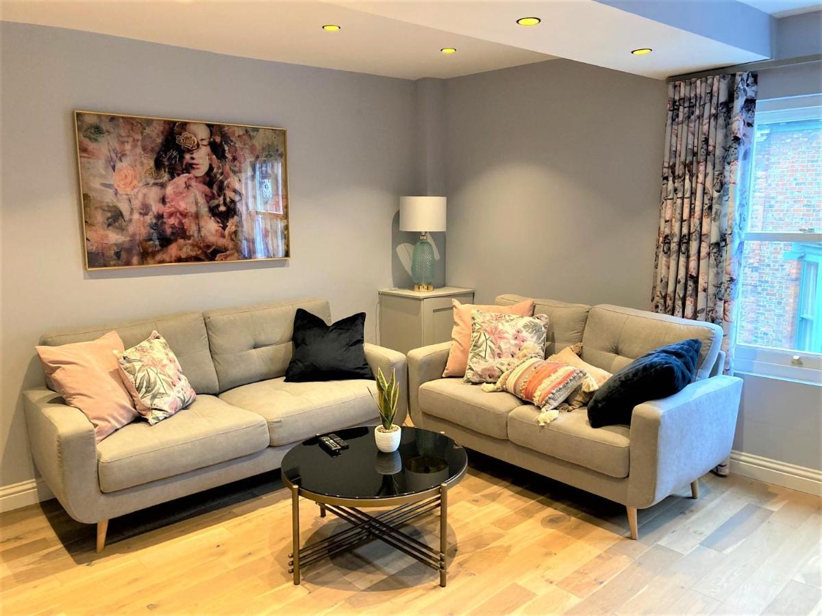 Appartamento Escape 2 Unwind, Minster Retreat - Sleeps 5 York Esterno foto